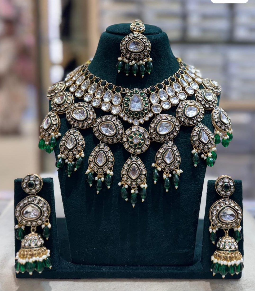 the Zevar Kundan Bridal Choker Necklace Set Emerald Green Royal Kundan Bridal Choker Necklace Set with Matching Jhumka & Maang Tikka