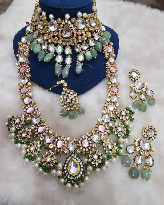 Necklace Verdant Elegance: Green Kundan Bridal Set