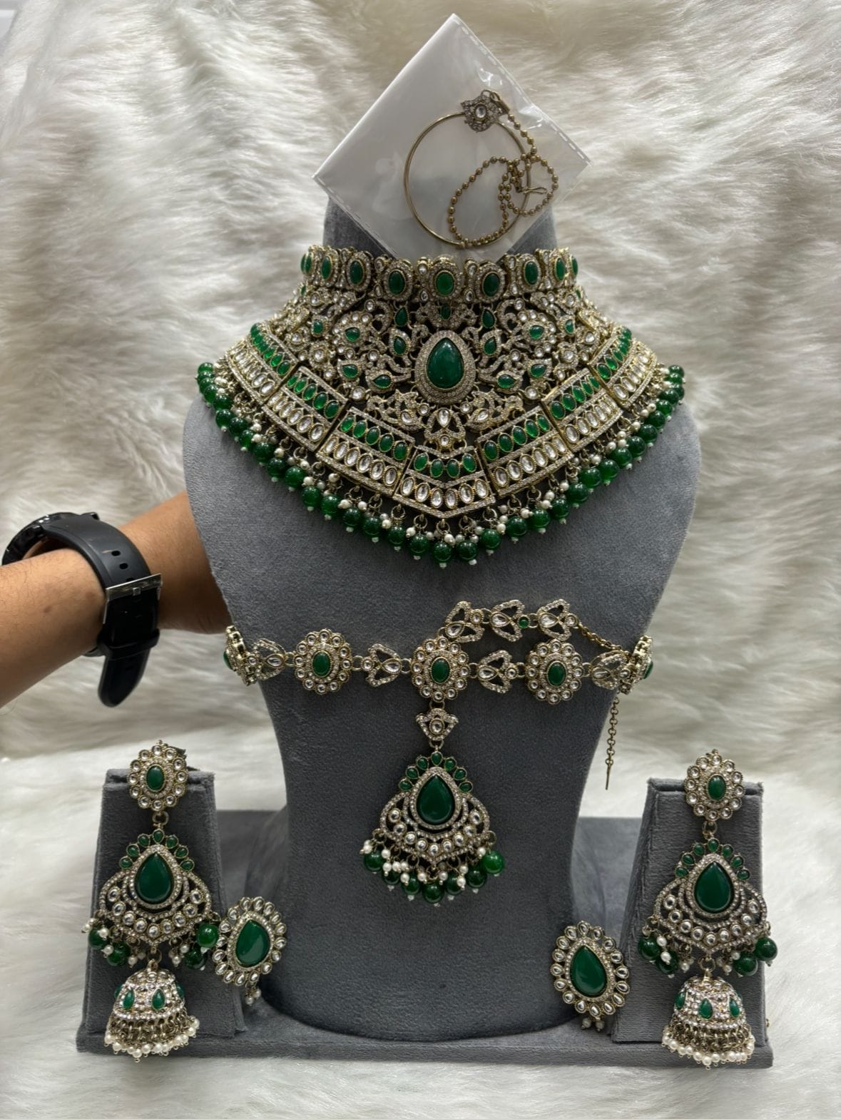 the Zevar Kundan Bridal Jewelry Set Emerald Green Regal Emerald Green Handcrafted Kundan Bridal Jewellery Set with Mathapatti & Nath