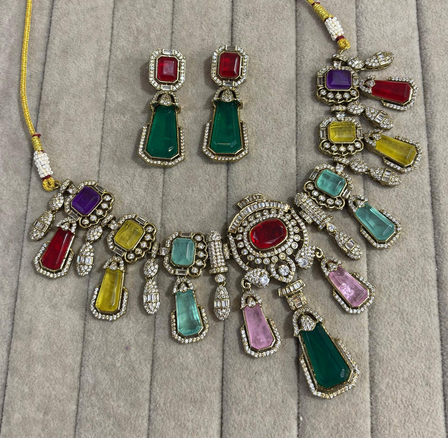 the Zevar Pulki Stone Necklace Set Multicolor / Metal Luxury Pastel Kundan Pulki Stone  Necklace Set