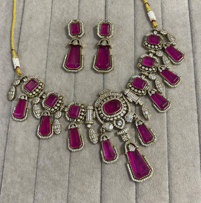 the Zevar Pulki Stone Necklace Set red mint / Metal Luxury Pastel Kundan Pulki Stone  Necklace Set