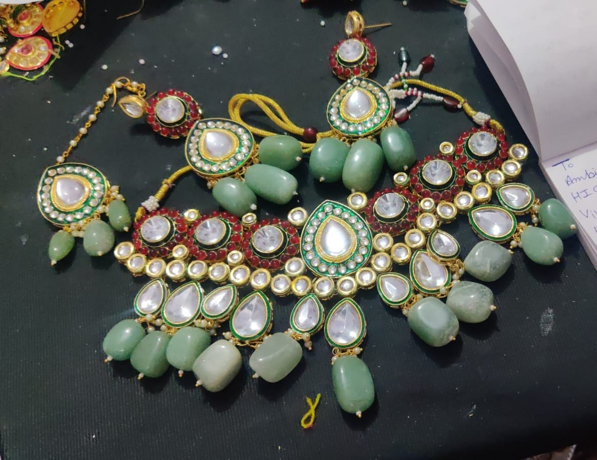 Zevar Necklace Green Moti and Maroon Stone Kundan Bridal Set: A Fusion of Elegance