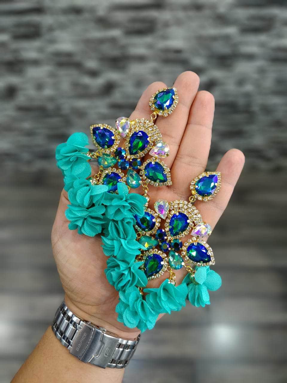 Restock our most trending and running flower earring worn buy Influential big boss contestant like Mahira sharma and Nikki tamboli available - Zevar