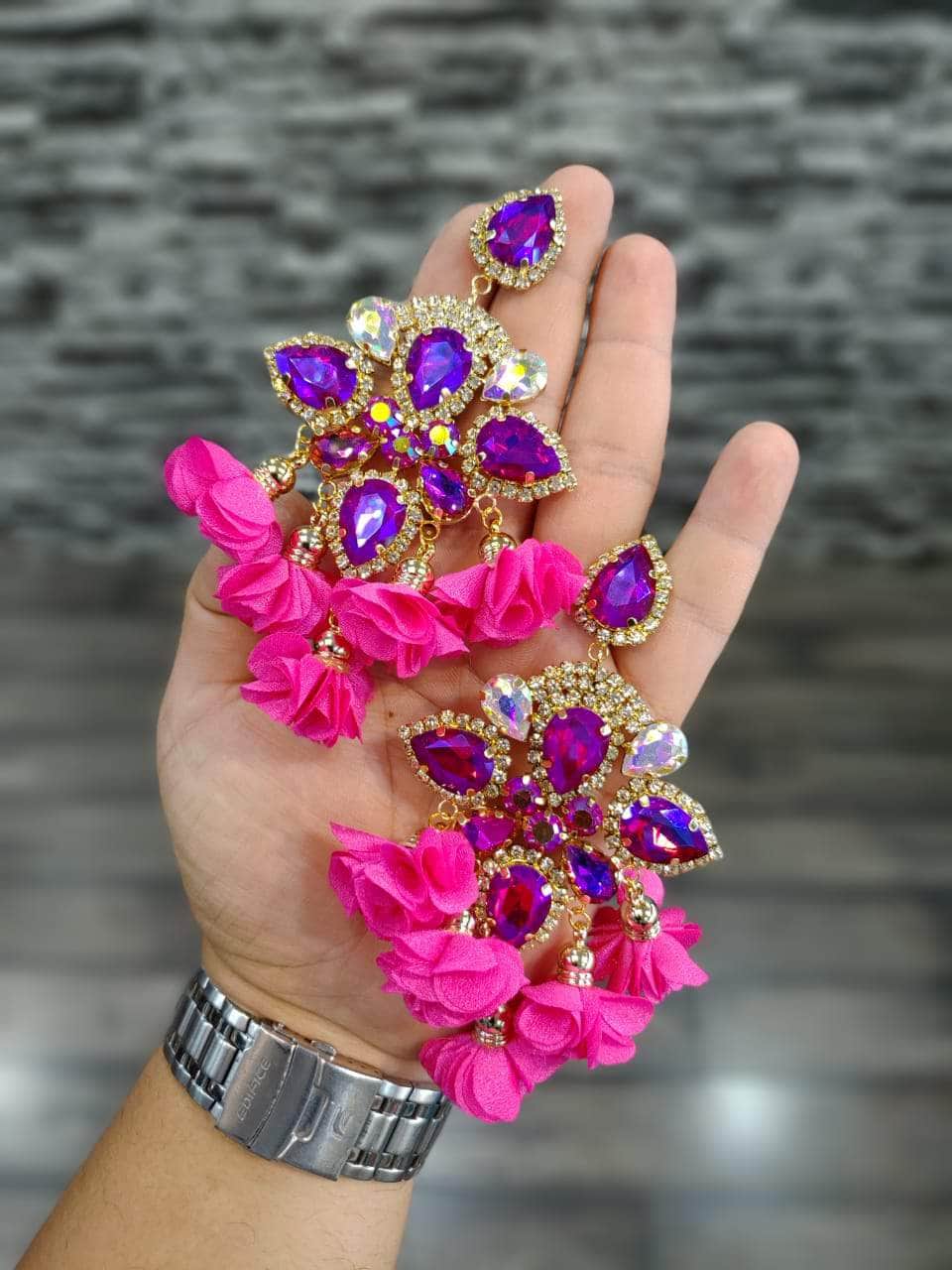 Restock our most trending and running flower earring worn buy Influential big boss contestant like Mahira sharma and Nikki tamboli available - Zevar