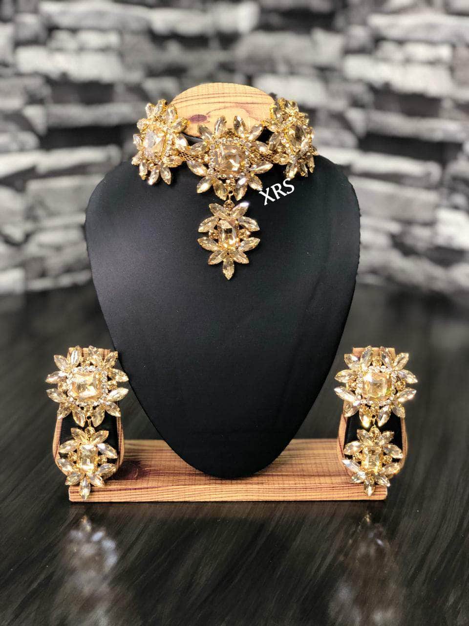 Nakhreli Necklace gold Beautiful Heavy Stone Western Choker Necklace By Zevar