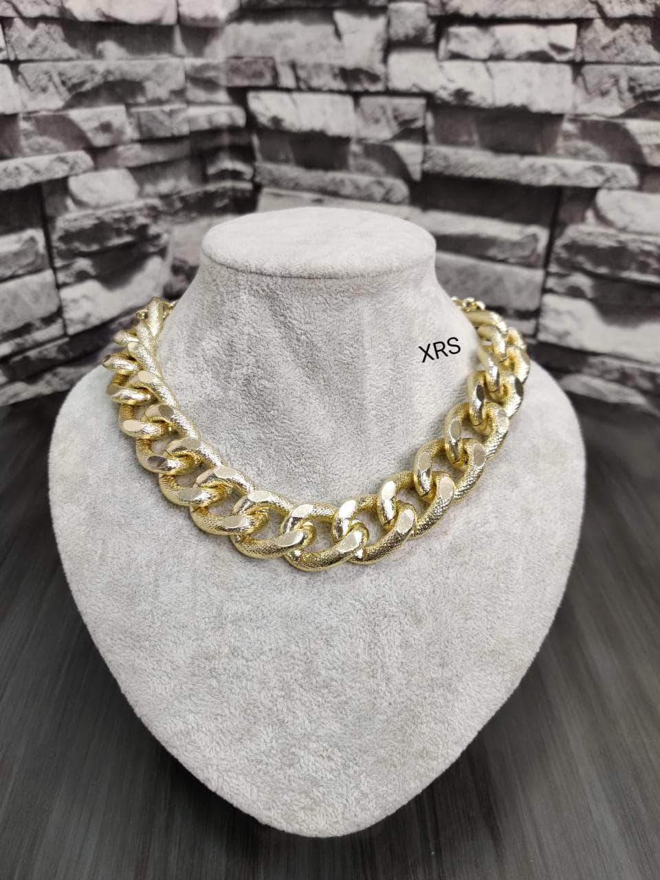 Gold-Plated Chain Link Design Necklace - Zevar