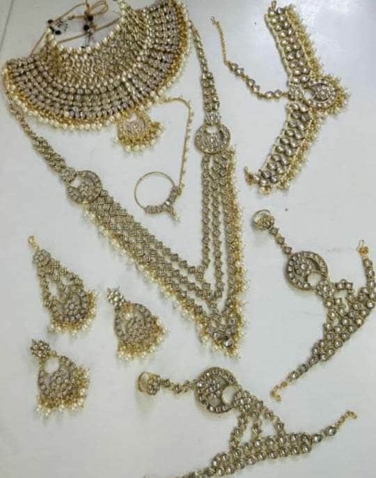Padmavati Bridal necklace Women's Pearl And Kundan Bridal Jewellery Set