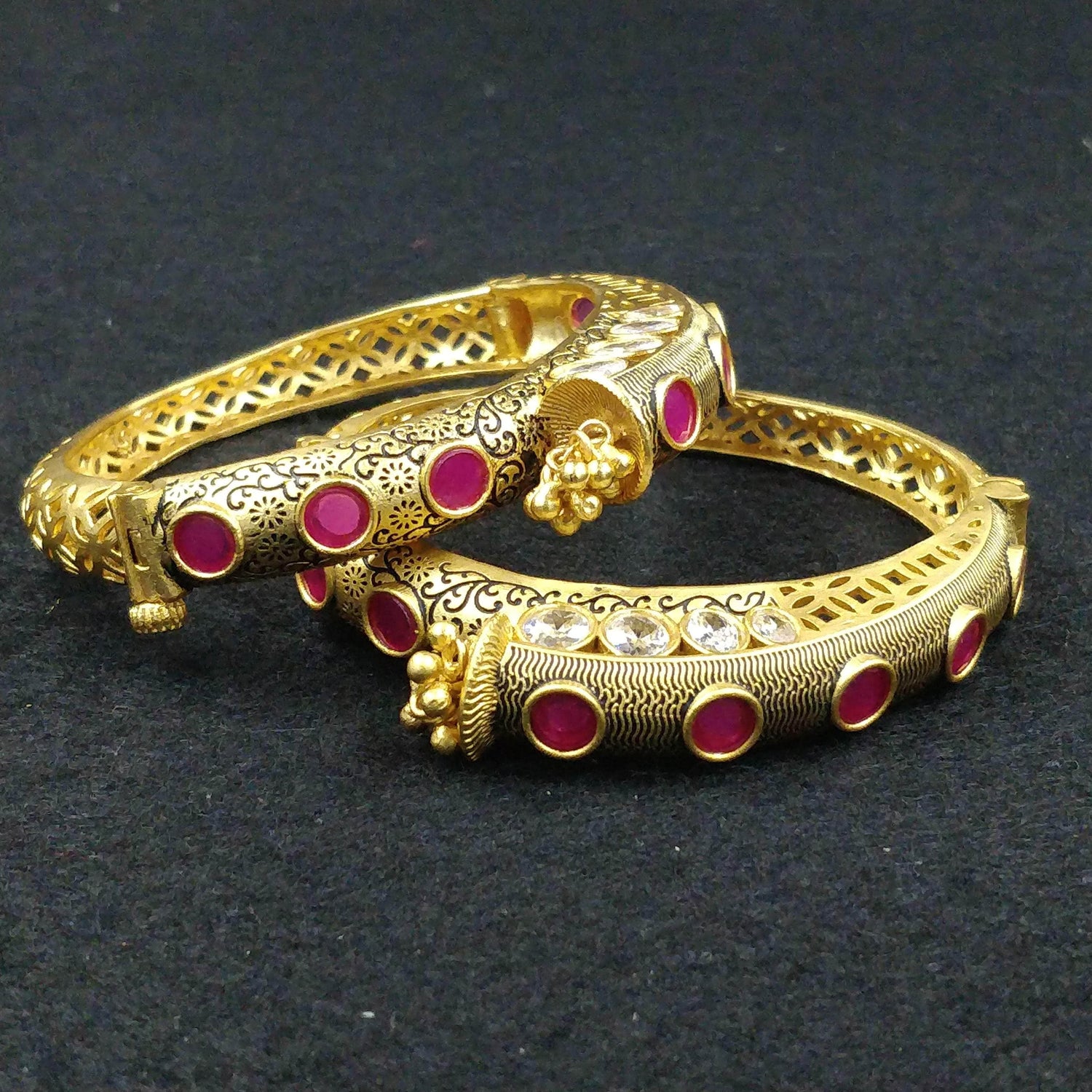 Royal loooking-Handcrafted Bangle-Style - Zevar