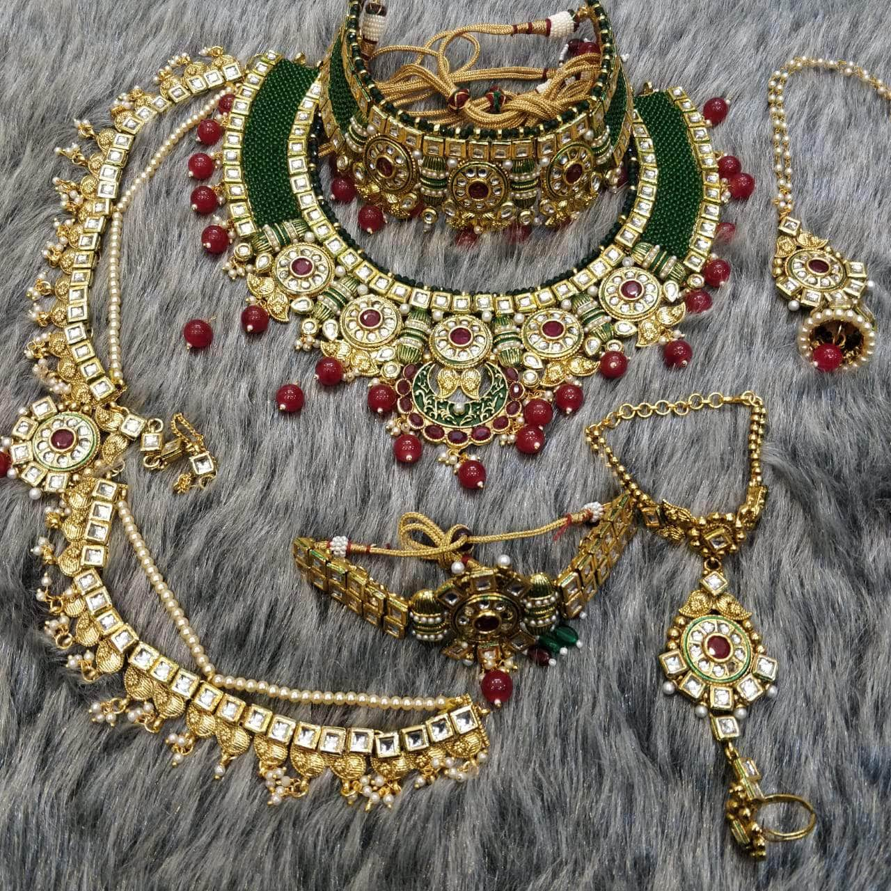 Latest jewellery store sets