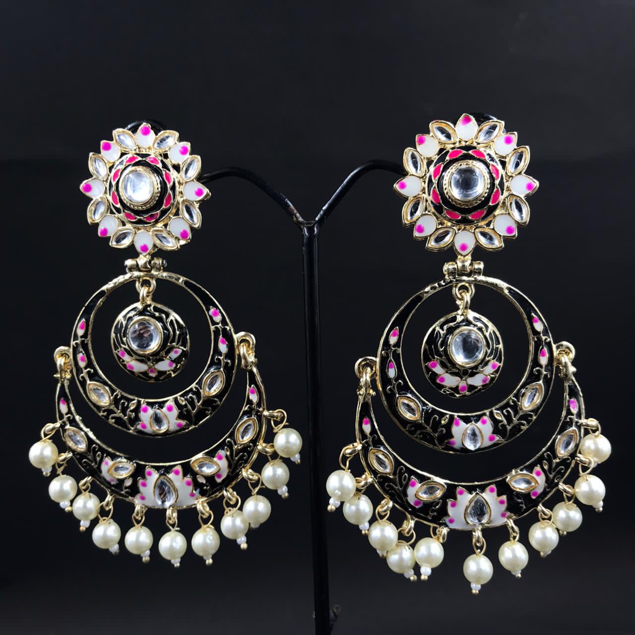 Chocker Necklace Set Womens Gold Plated Black Crystal Dark Green Bead  Pearls Polki Kundan Jewellery Set With Earrings for Women & Girls - Jewels  Mantra