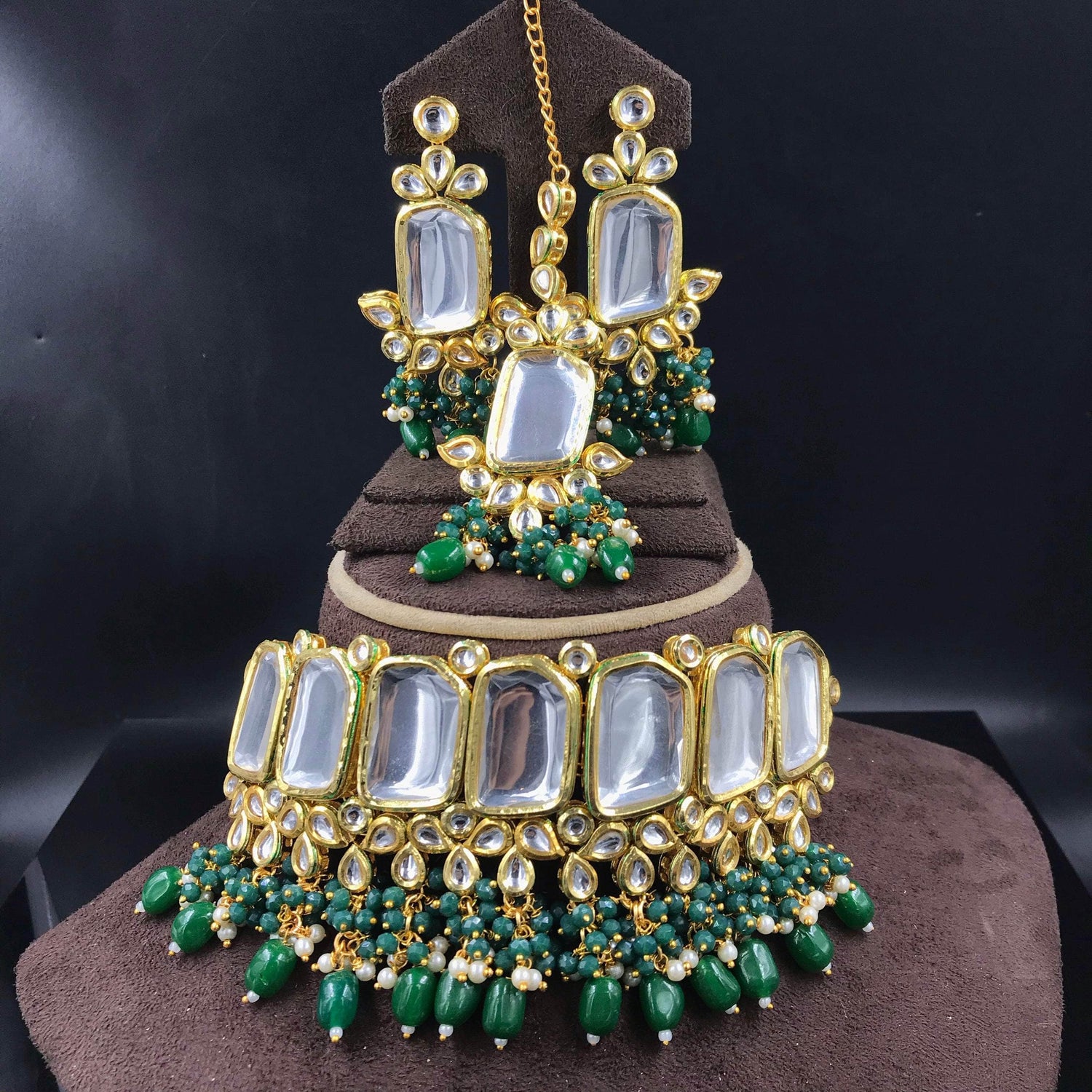 Indian bridal kundan necklace with green dorps - Zevar