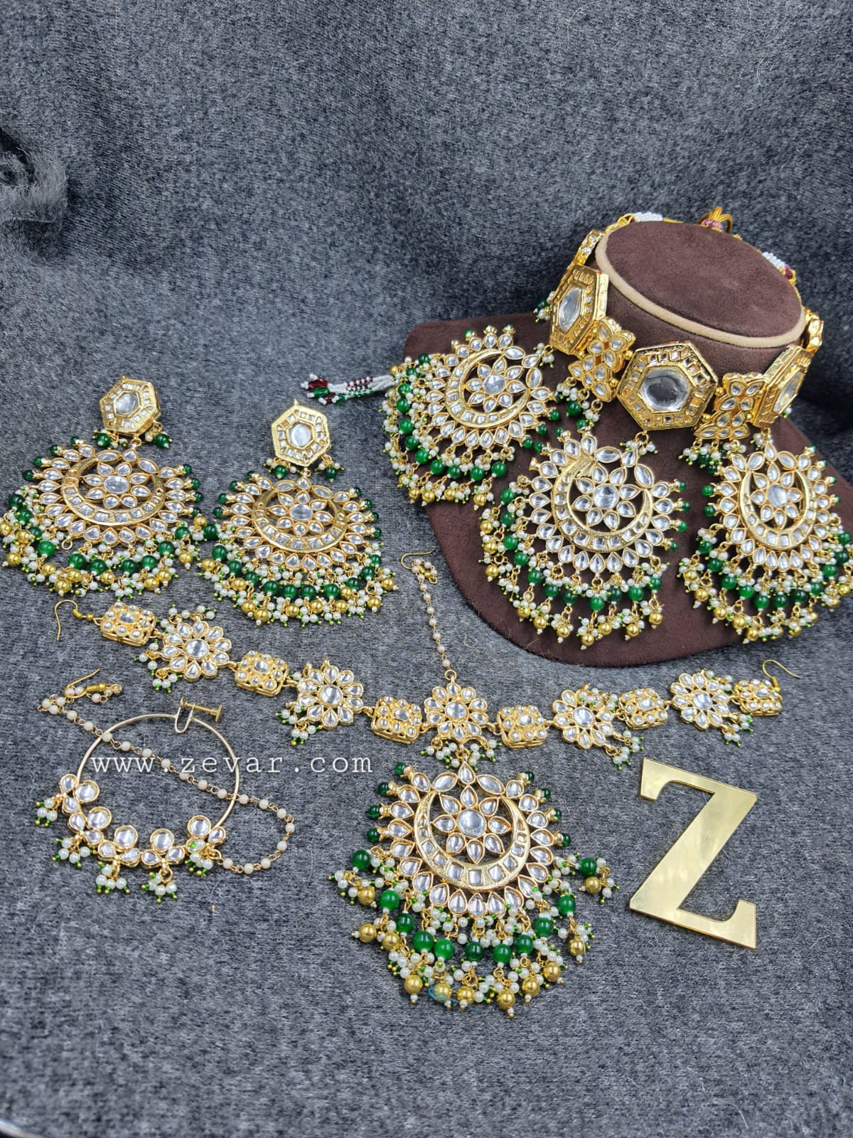 Bridal Gorgrous look Green Color Kundan Choker Necklace Earring With  Maangtikka Jewellery Set For Women &