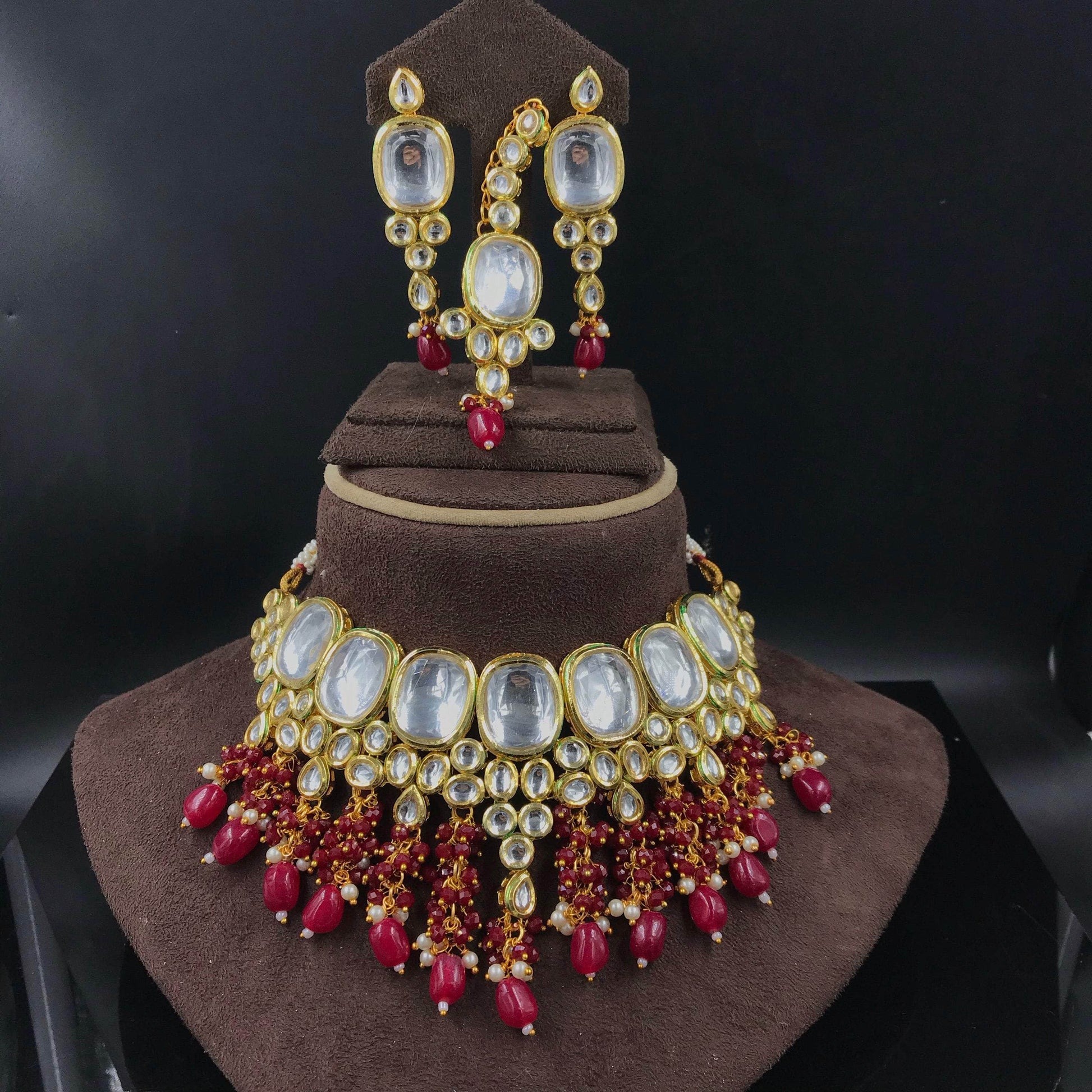 Maroon Gold Tone Kundan Necklace with Earrings and Maang Tikka - Zevar